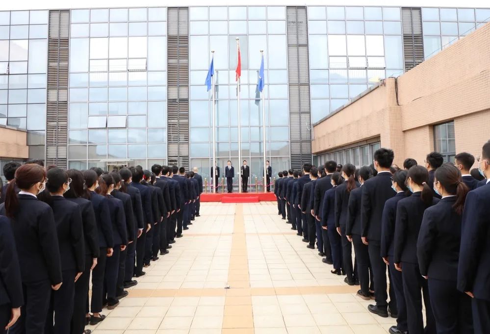 春光无限好，奋斗正当时 | 广电城市服务举行月度升旗仪式